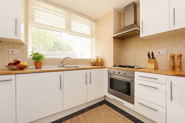 Flat 2, Trower House Wick Road, London photo 3