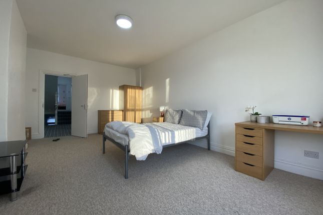 11, Connaught Road, Cardiff photo 4