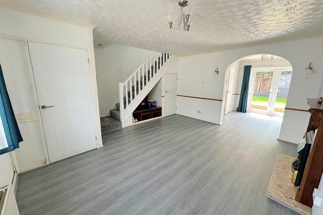 17, Marine Crescent, Stourbridge photo 3