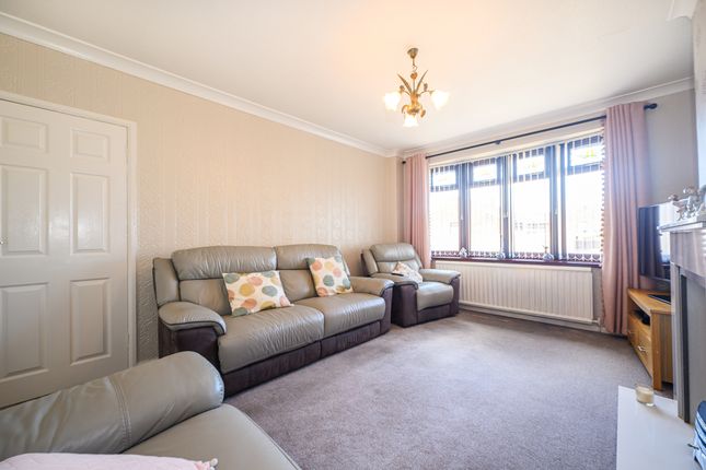 14 Manor Avenue, Newton-Le-Willows photo 3