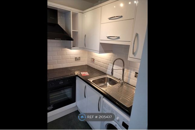 Flat, Osborn Court Corby Crescent, Portsmouth photo 2