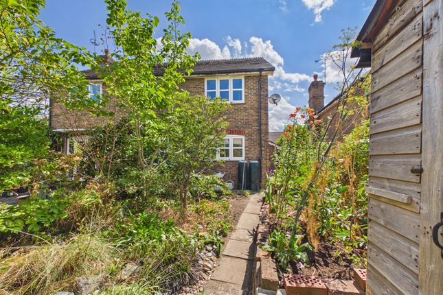 67 Primrose Copse, Horsham photo 2