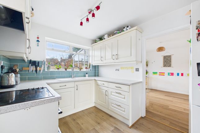 5 Springfield Close, Watlington photo 4