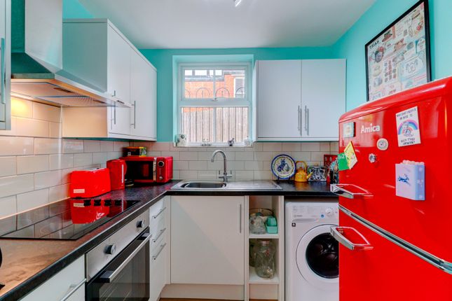 Flat 1, Abbey View House 54-56,, Priory Road, Buckinghamshire photo 4