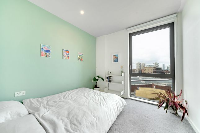 Flat for sale in Camberwell Passage, London