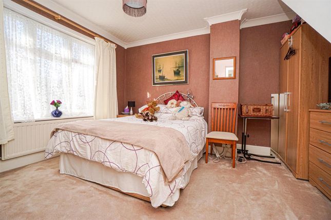 35, Madeira Drive, Hastings photo 4