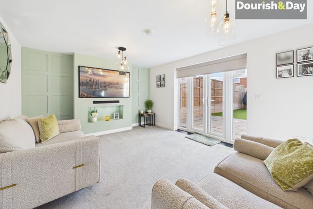 30 Hylton Road, Stafford photo 2