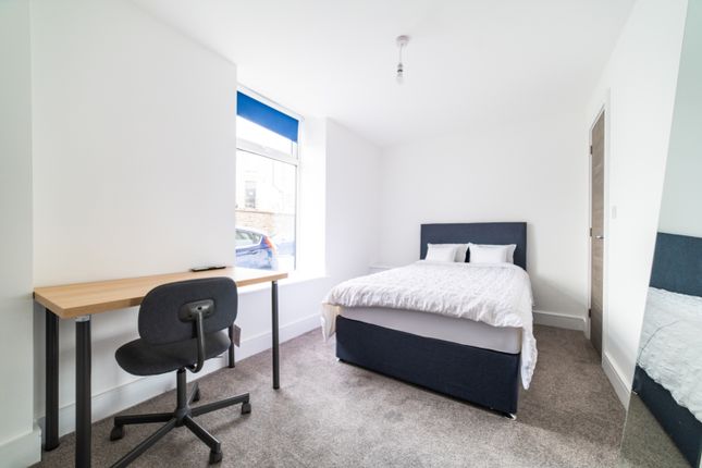 70, Flora Street, Cardiff photo 4