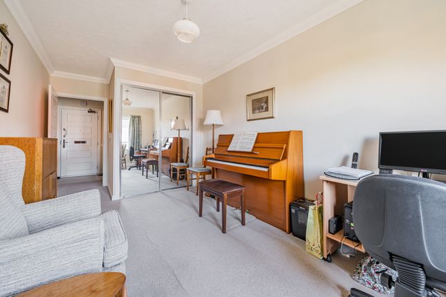 Flat for sale in Chantry Centre, Chantry Way, Andover