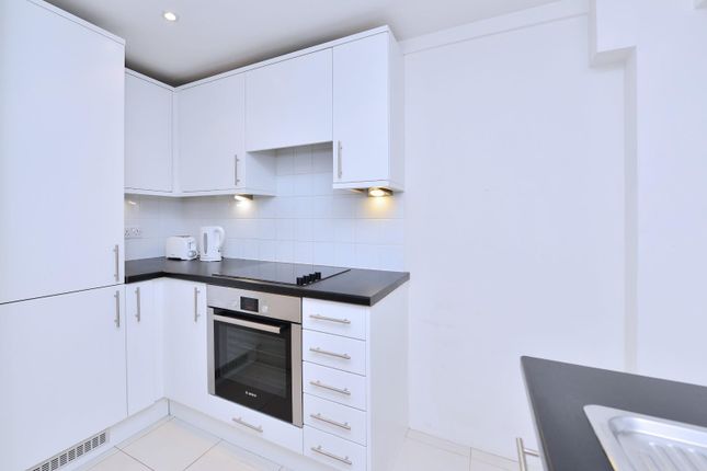 Flat 24, Pelham Court, Fulham Road, London photo 3
