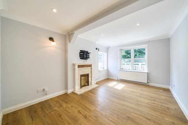 14 Quadrangle Mews, Belmont Lane, Stanmore photo 2