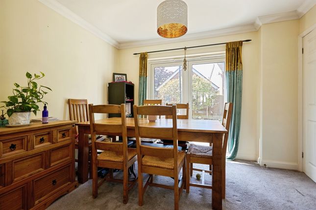 6, Marlott Road, Gillingham photo 4