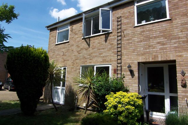 3-bed house on 44, Newborough Green, Surrey, £2,300/mo
