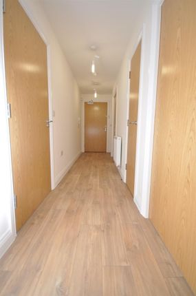 Flat to rent in Stafford Avenue, Hornchurch