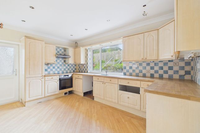 8 Heol Y Graig, Swansea photo 3