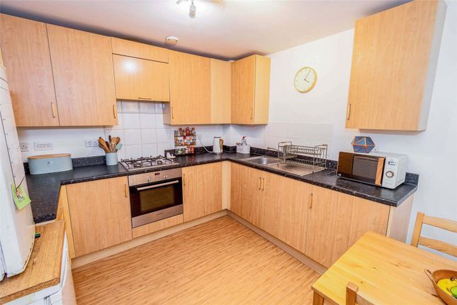 22, Lindoe Close, Hampshire photo 4