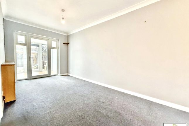 3, Harewood Close, Bexhill-on-Sea photo 2