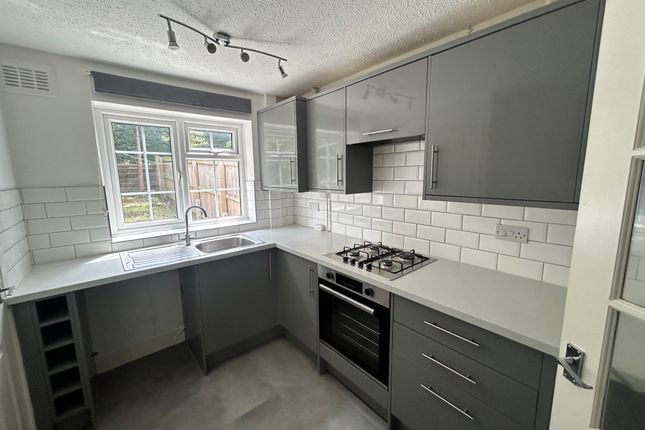 16, Burton Close, LEICESTER photo 4