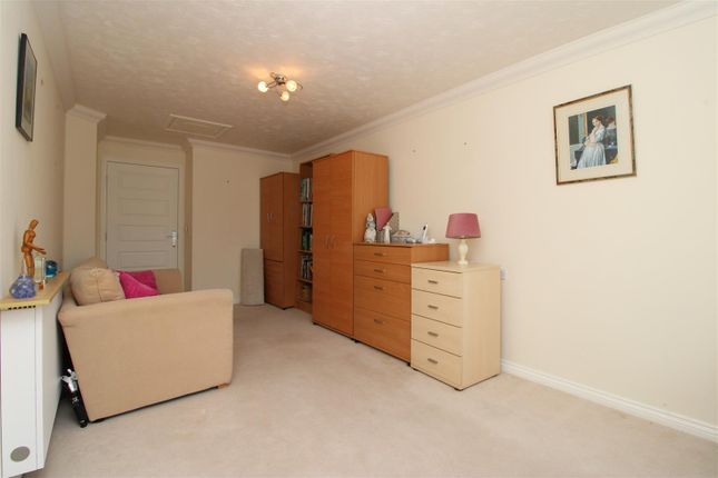 Flat for sale in Lonsdale Road, Formby, Liverpool
