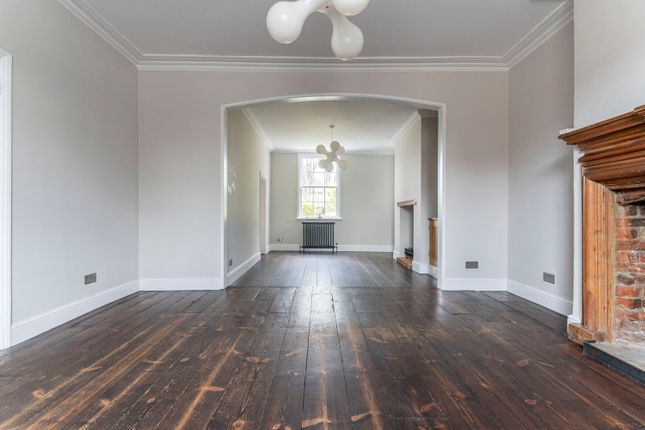 Town house for sale in St. Anns Road, Chertsey