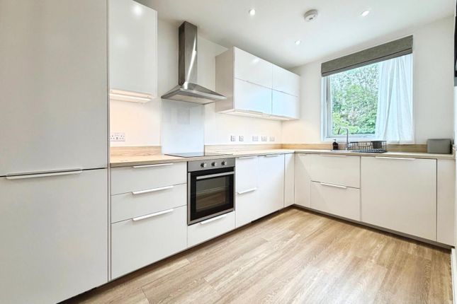 23, Elder Avenue, Bristol photo 2
