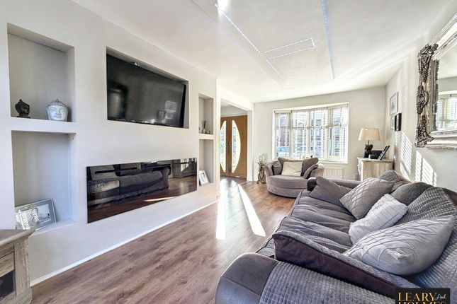 47 Lawrence Avenue, South Shields photo 2