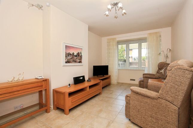 37, Caverstede Road, Peterborough photo 2