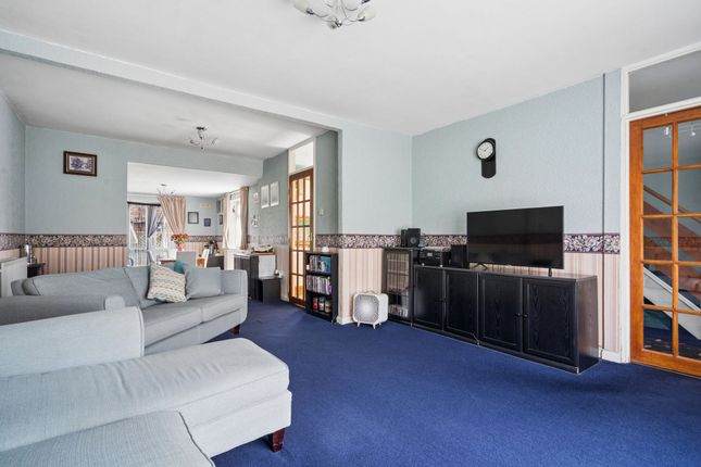29 Muirfield Road, Watford photo 2