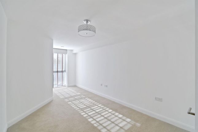 Flat for sale in Postboys Row, Between Streets, Cobham