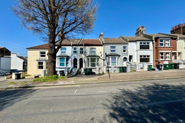 Flat to rent in Elm Grove, Brighton