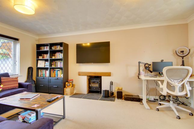 9, Dovey Close, St. Ives photo 4
