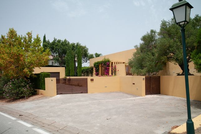 Villa for sale in Av. Los Cortijos, 34, 11360 San Roque, Cádiz, Spain