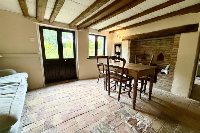 St Helen's Cottage, Waxham Road, Norwich photo 3