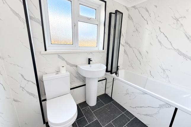 29 Tre Telynog, Aberdare photo 4