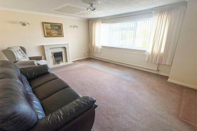 26, Tasman Close, Rustington photo 2