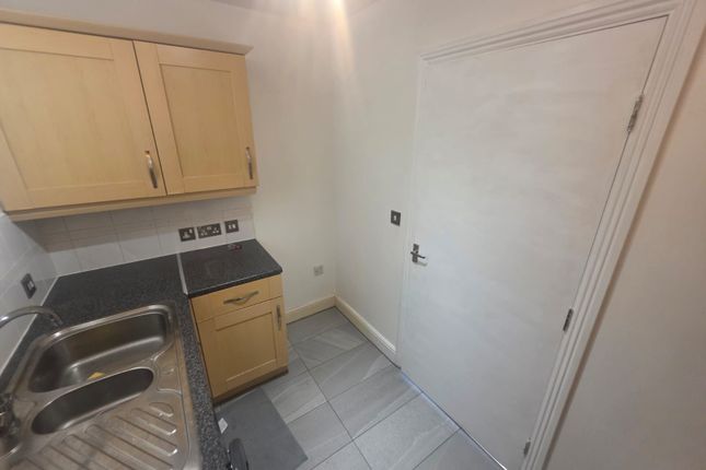 Warwick Close, Hornchurch photo 4