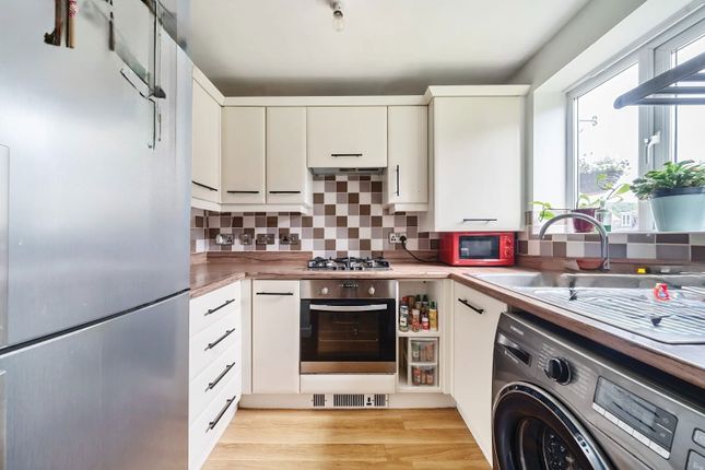 4, Viner Way, Hyde photo 3