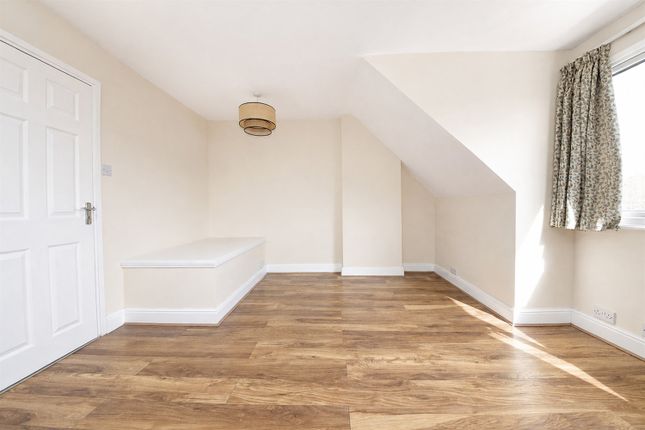 6 London Road, Blackwater, Camberley photo 4