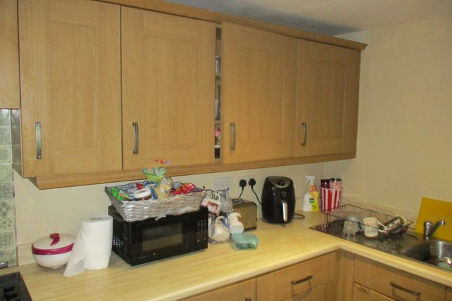 Oak Drive, Leeds photo 2
