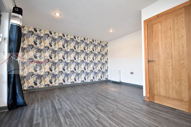 4 Ernest Hamilton Court, Elgin photo 5