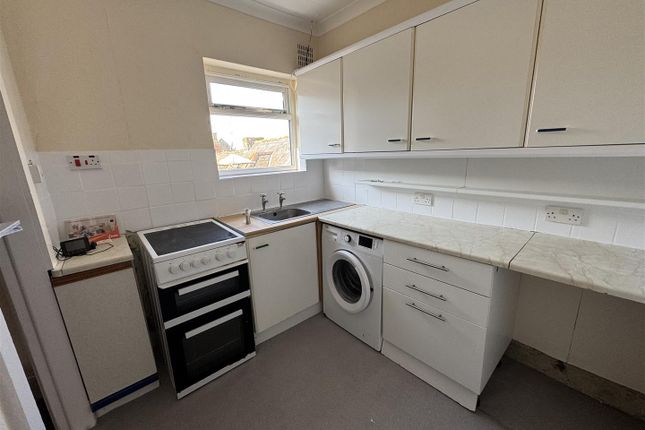 Flat 2, 1, Chancery Lane, Bridport photo 3