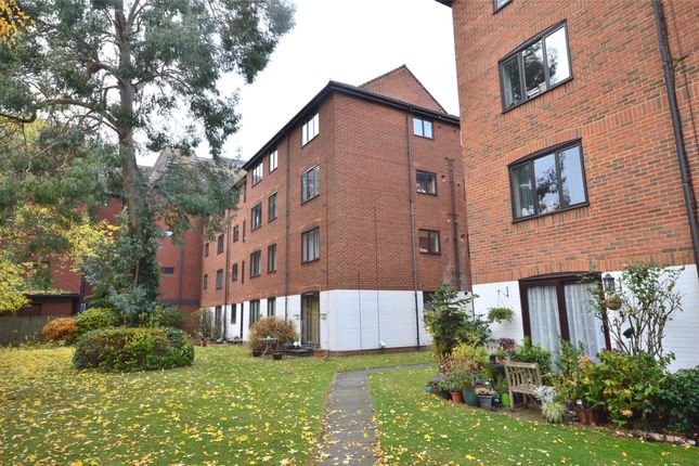 Flat to rent in Purley Heights, 126 High Street, Purley