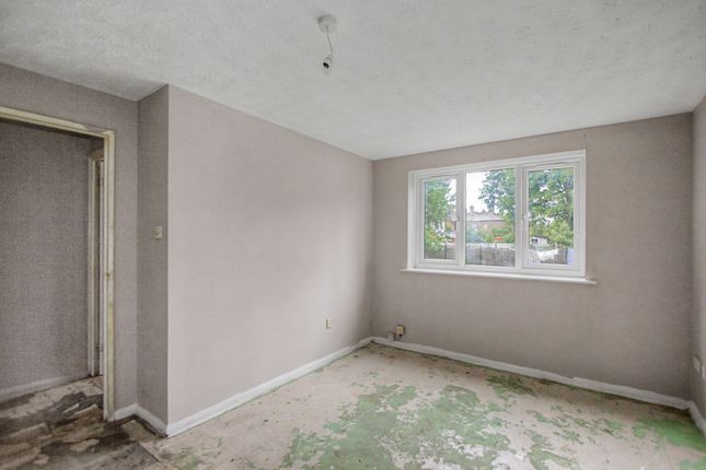 26 Viking Place Seymour Road, London photo 4