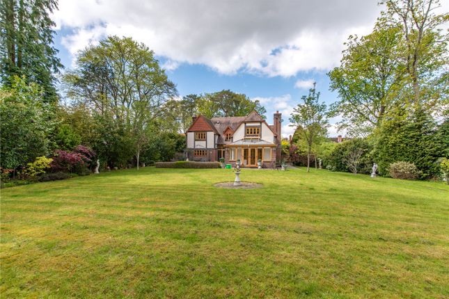 Silverwood House,, Bucklebury Alley, Thatcham photo 2