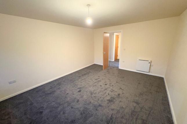 5 Biwater House, Heywood photo 3