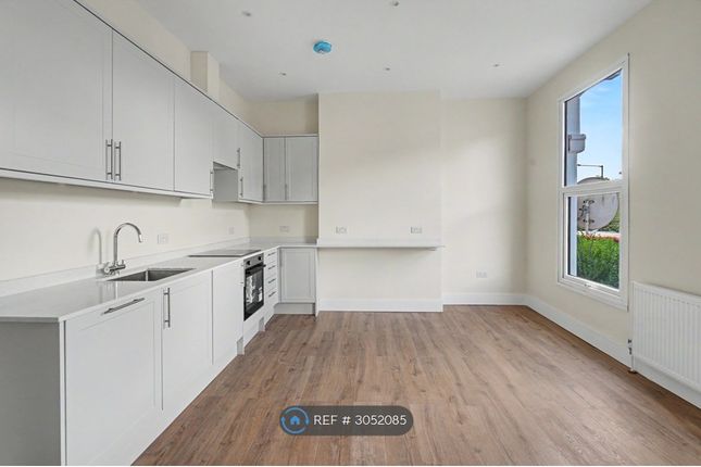 Flat B, Rectory Road Stoke Newington, London photo 4