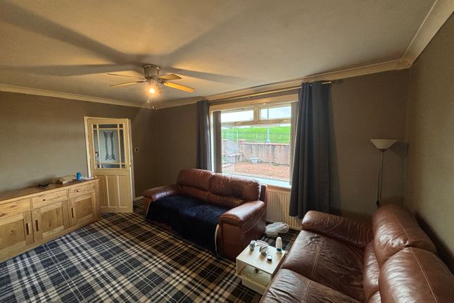 3 Dochart Drive, Coatbridge photo 3