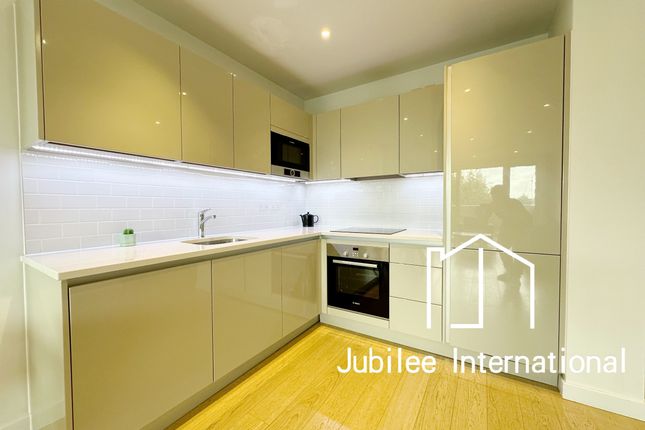 Flat 404, Drake Apartments, London photo 5