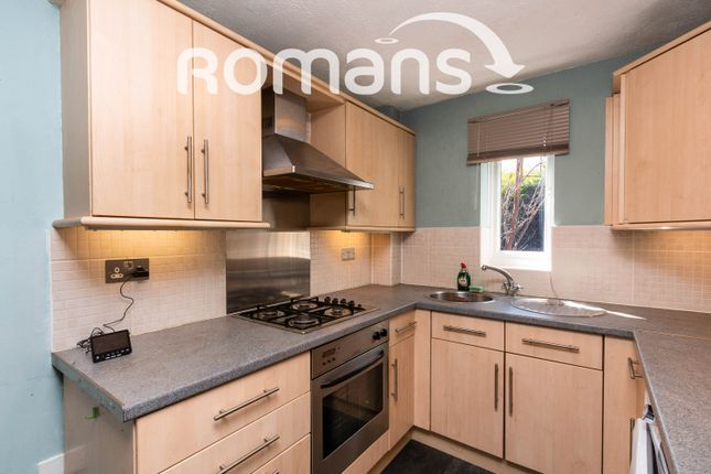 73, Dart Road, Farnborough photo 4