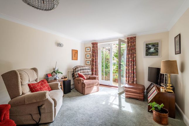 5 Castle Heights, Lynton photo 4